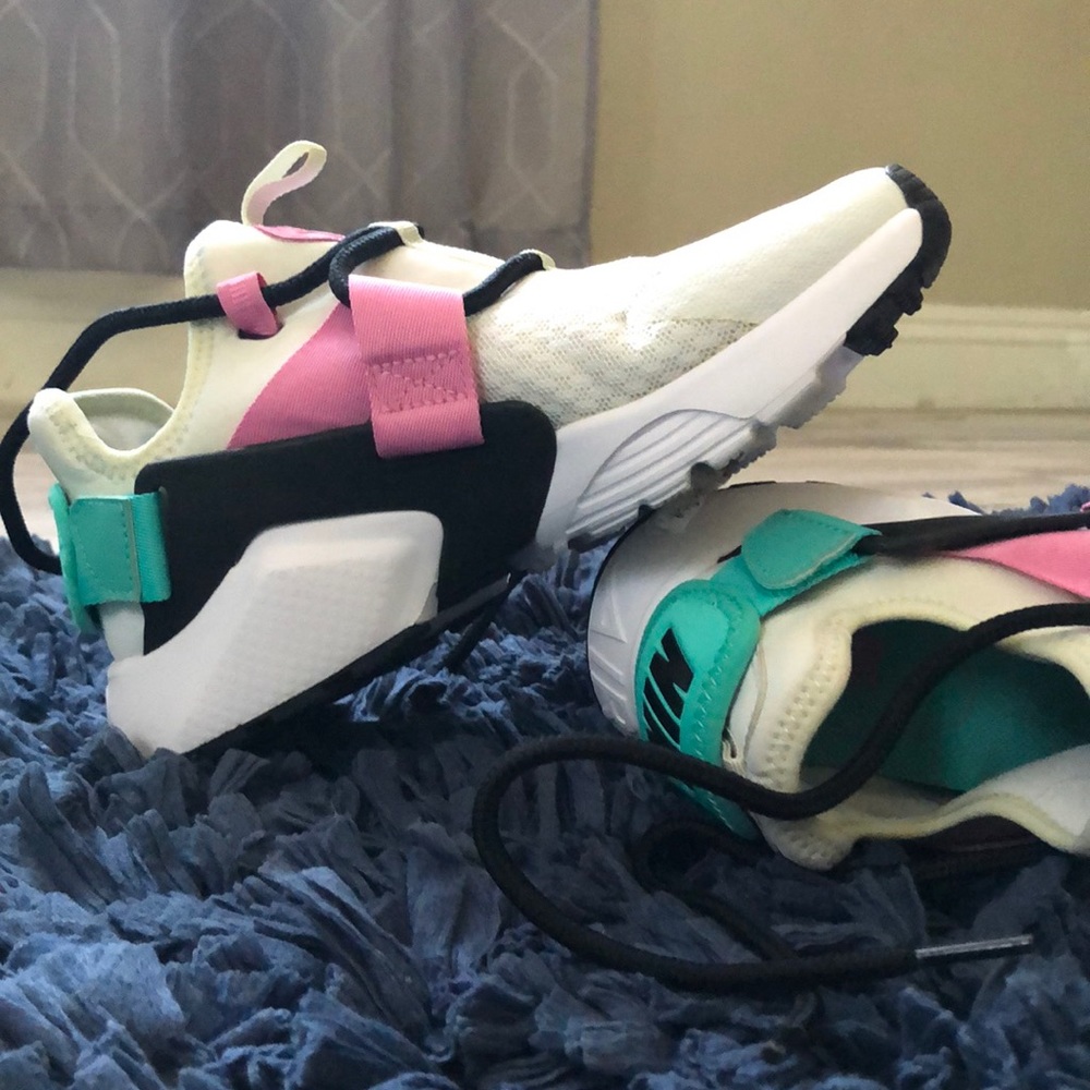 NIKE AIR running shoes